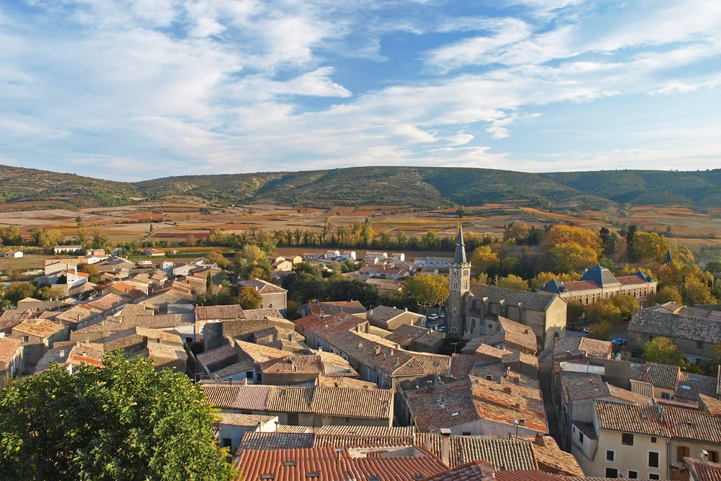 Vue de Montlaur, commune déléguée de Val-de-Dagne dans l'Aude